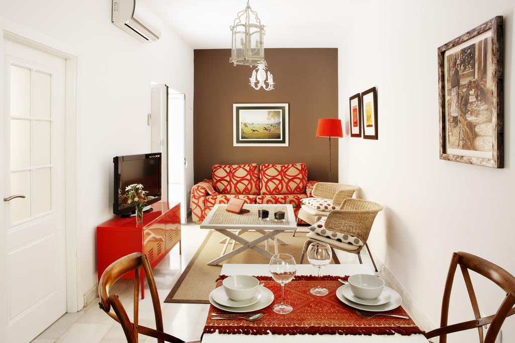 Apartamentos Mariscal Σεβίλλη Εξωτερικό φωτογραφία