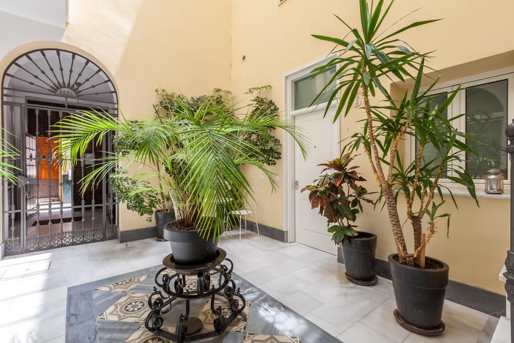 Apartamentos Mariscal Σεβίλλη Εξωτερικό φωτογραφία