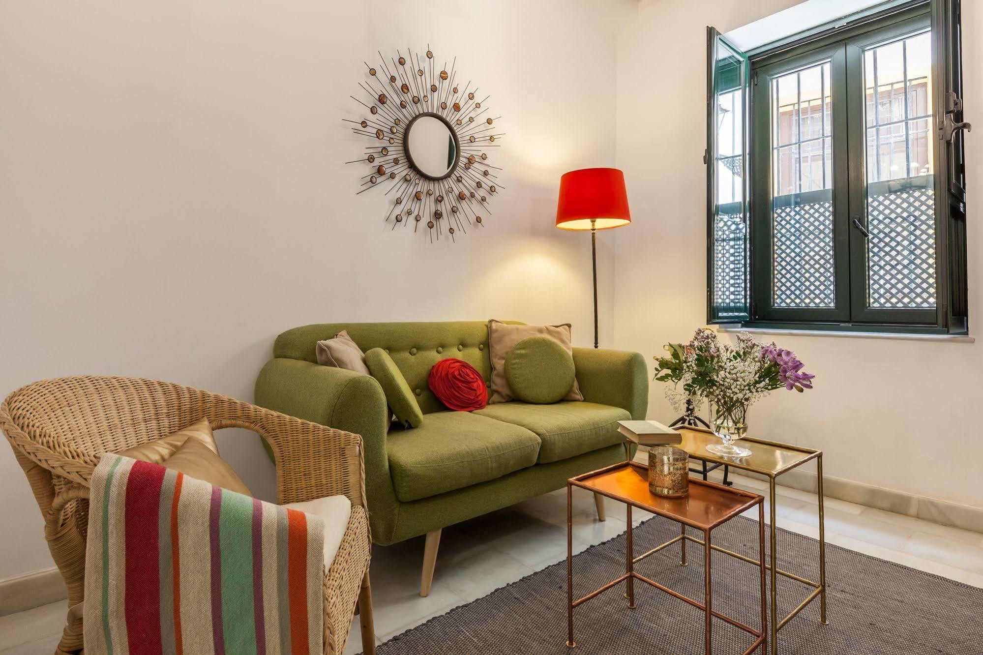 Apartamentos Mariscal Σεβίλλη Εξωτερικό φωτογραφία